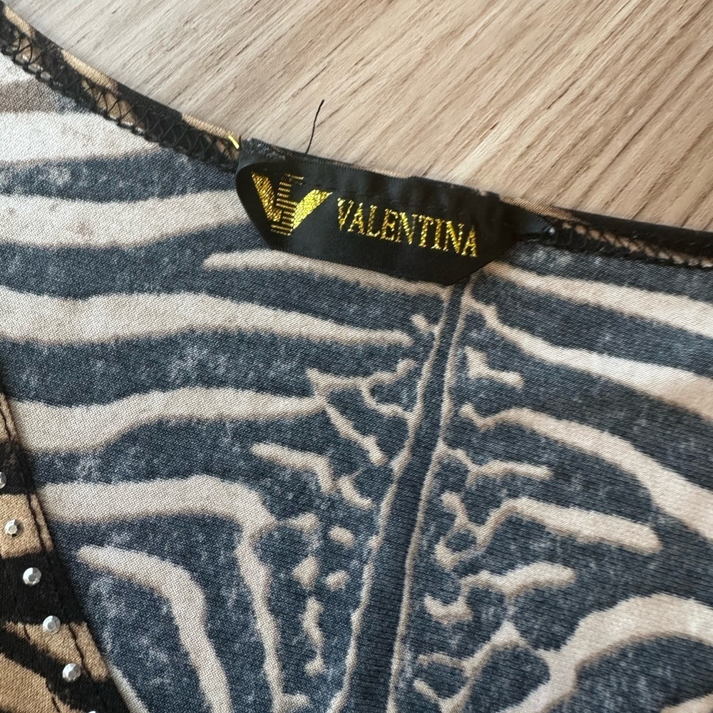 Vintage Tiger Print Sparkly V-neck Top 3/4 Sleeves - Picture 4 of 8